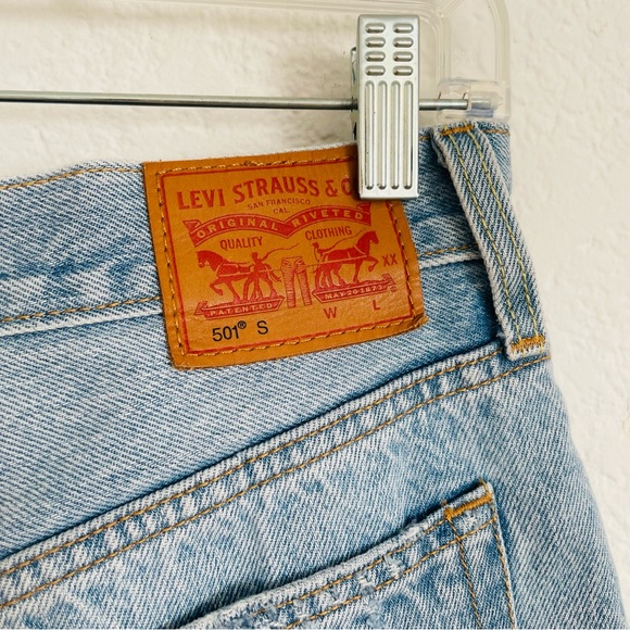 Levi Jeans Sz 28 NWOT - Picture 2 of 8